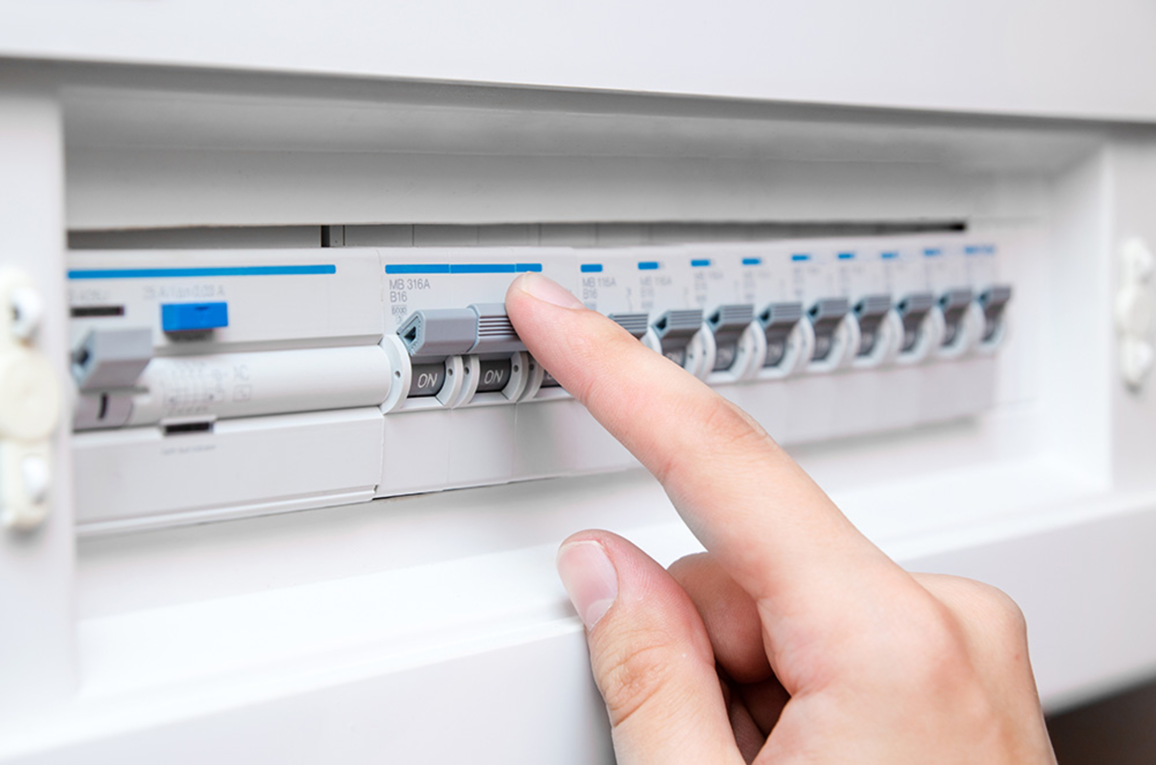 Elektro­installation bei Elektro Kirchner GmbH & Co.KG in Wildflecken