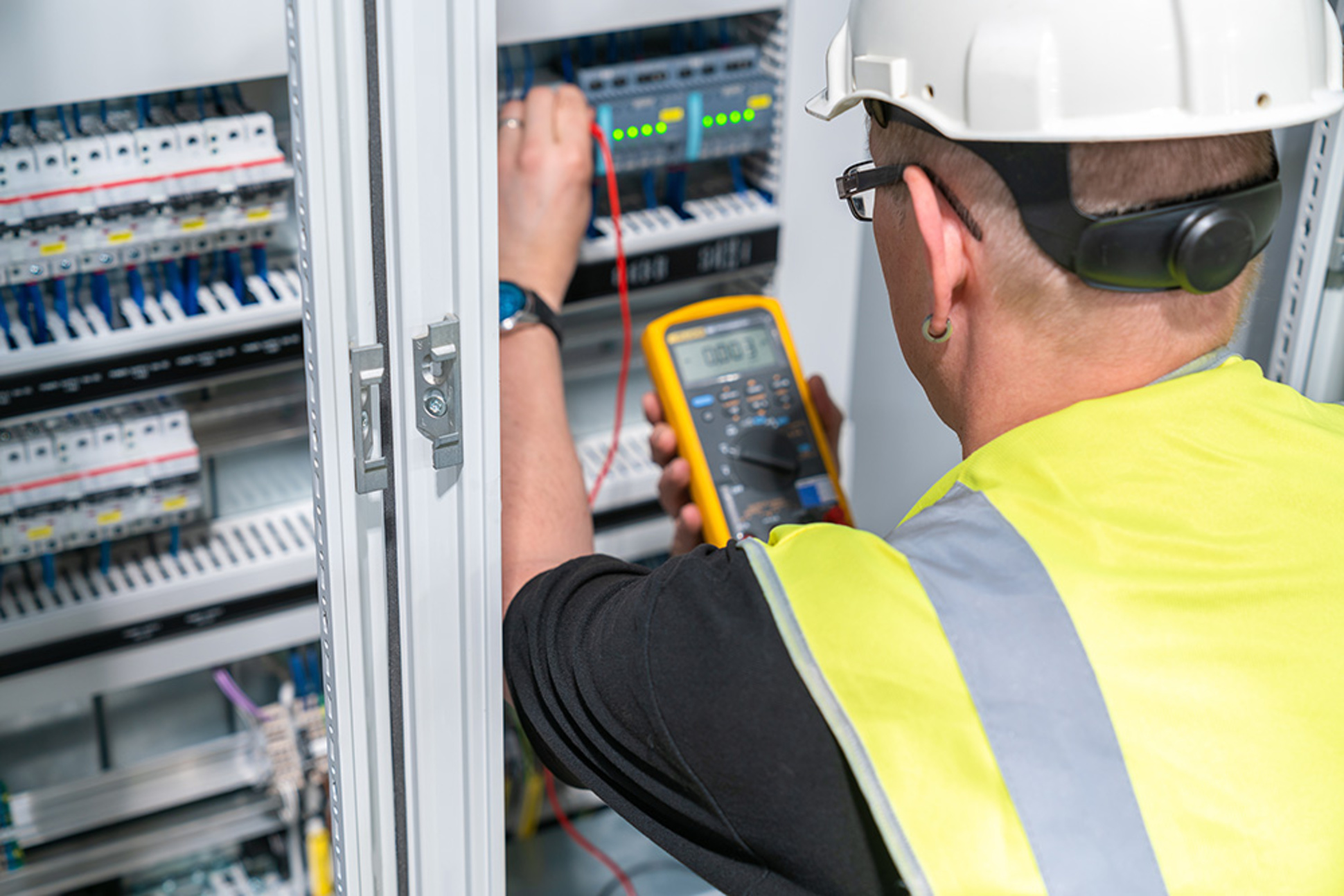 Elektroanlagen-Kontrolle bei Elektro Kirchner GmbH & Co.KG in Wildflecken